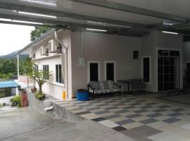 Bonsai Homestay Kluang YTS89, hotel em Keluang