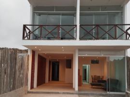 BUNGALOWS CASAMAR، فندق مع مسابح في تومبيس