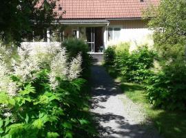 Hus uthyres i natursköna Glava, Arvika, hotel na may parking sa Glava