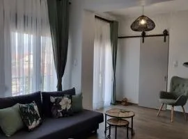 Averof Downtown Luxury Apartment