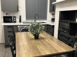 5-Bed Apartment in Altrincham near airport, hotell i Altrincham