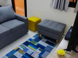 Lovely large studio with a balcony in Adidogomé, Lomé, apartment in Lomé
