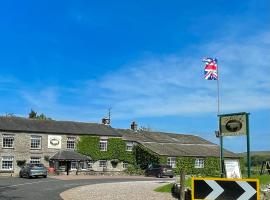 The Fat Lamb Country Inn and Nature Reserve, міні-готель з рестораном у місті Рейвенстоундейл