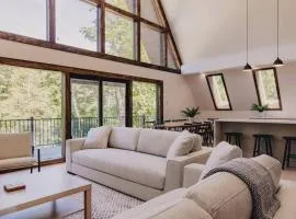 Emberwood Lodge - Luxury Cabin, Kid Friendly