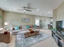 Bright, Modern Corpus Christi Condo 2 Mi to Beach