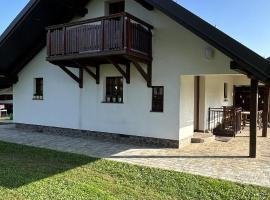 Sweet Country House, cabaña o casa de campo en Markovci