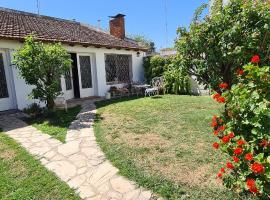 Monoambiente Cañuelas Centro calle Principal hasta 4 personas, ξενοδοχείο σε Canuelas