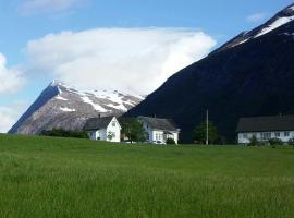 Dønhaug Gjestegard, bed & breakfast kohteessa Uskedalen