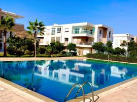 Appartement Vue Sur Piscine Imi Ouaddar Taghazout, hotel with parking in Imi Ouaddar
