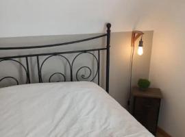 Chambre d'hôte proche d'Étretat, B&B in Saint-Jouin-Bruneval