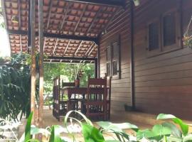 Casa de madeira A 6km de Guaramiranga, holiday home in Pacoti