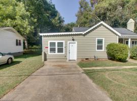 Simple Shelby Vacation Rental Near Park!, hotel in Shelby