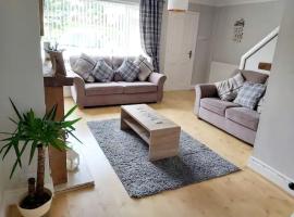 Croeso; Cosy and ideally located for mountains and beaches, ξενοδοχείο σε Deganwy