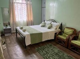 Cozy Haven 1018 Homestay, hotel in Shillong