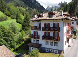 Dolomites Hotel La Meridiana: Moena'da bir otel