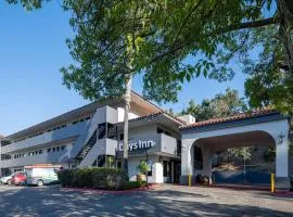 Days Inn by Wyndham Encinitas Moonlight Beach