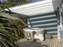 Broadpath, Great Field Lodges