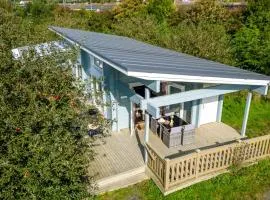 Broadpath, Great Field Lodges