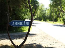 Viesu Māja Arnicāni, ρομαντικό ξενοδοχείο σε Ragaciems