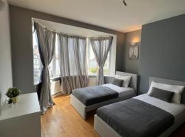Stunning House 15 min from Wembley arena, B&B in Londen