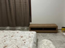room with a private bathroom in a shared apartment, apartament din Ghursheba