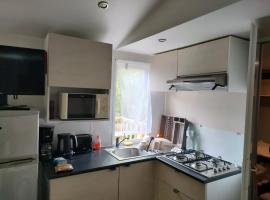 Lieu de paix, ξενοδοχείο σε Camiers