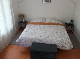 Chambre priv&eacute;e a Arcueil - Cachan, hotel with parking in Cachan