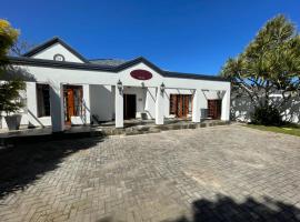 Unique Guest House, lodge in Hallack Rock