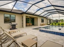 Fort Myers Oasis with Private Pool and Hot Tub!, hotel in Fort Myers
