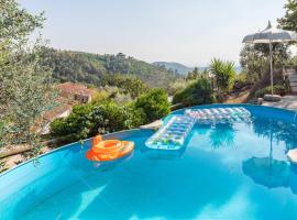 Awesome Home In Marliana With Outdoor Swimming Pool: Marliana'da bir otel
