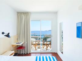 Hôtel California – hotel w mieście Le Lavandou
