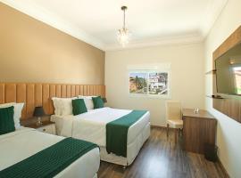 Altitude Lodge Hotel، فندق في كامبوس دو جورداو