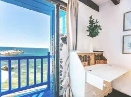 Eco Fisherman's Seafront Cottage - Fantastic Views - Private Courtyard