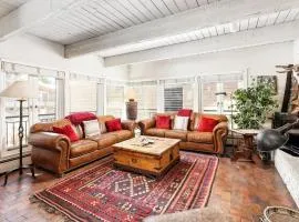 Glory Hole Unit C, Remodeled condo w/ excellent location, wood-burning fireplace & new kitchen