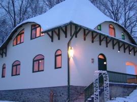 Casă de vacanță Chalet le Cristal, cabin in Sovata