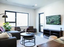 Selkirk Powder Dream - Cozy Condo (+Hot Tub)