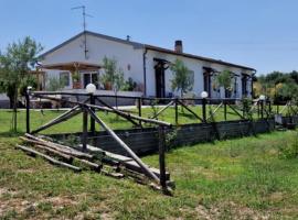 Casale Bianco al casello dell' autostrada Guidonia, hotel en Guidonia