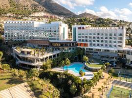 Higuerón Hotel Málaga, Curio Collection by Hilton、フエンヒロラのリゾート