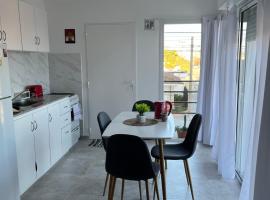 Departamento nuevo con balcón, Hotel in Olavarría