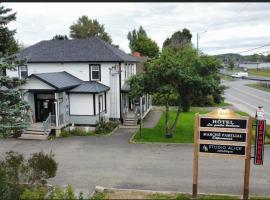 Hôtel les quatre bonheurs, hotel v destinácii Amqui