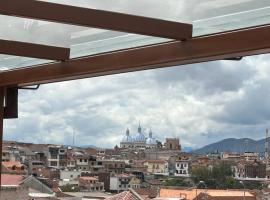 Cuenca -Sucre Suites Modern Lux, apartman u gradu 'Cuenca'