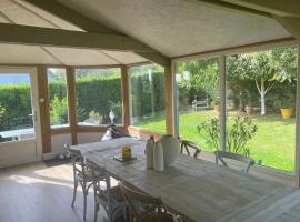 Rare pearl with garden in Touques, holiday home sa Touques