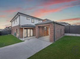 New 5 bedroom house in Rousehill, casa vacanze a Riverstone