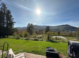 SPECTACULAR CATSKILLS 4 BEDROOM VACATION OASIS- Gorgeous Hunter Mountain Views!, hotel v destinaci Hunter