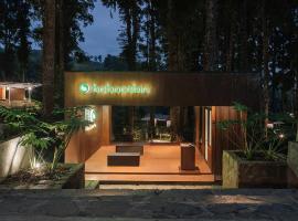 Bobocabin Baturraden, Purwokerto, hotelli kohteessa Tenjo lähellä maamerkkiä Mount Slamet