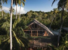 Favela Mentawai, hotel di Tua Pejat