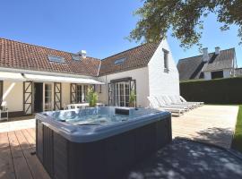 Luxury Villa in Sint Idesbald with Jacuzzi, holiday home in Sint-Idesbald