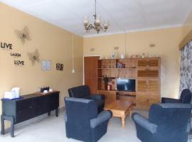 Holope Self-Catering Accomm, cheap hotel in Prieska