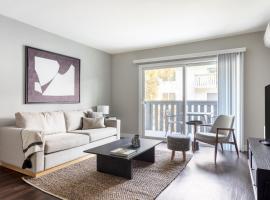Sunnyvale 1BR w Gym Pool Courts nr Tech HQs SFO-367, hotel i Sunnyvale