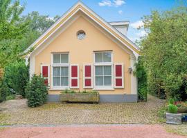 Picturesque Holiday Home in Oldenzaal with Jacuzzi, cheap hotel in Oldenzaal